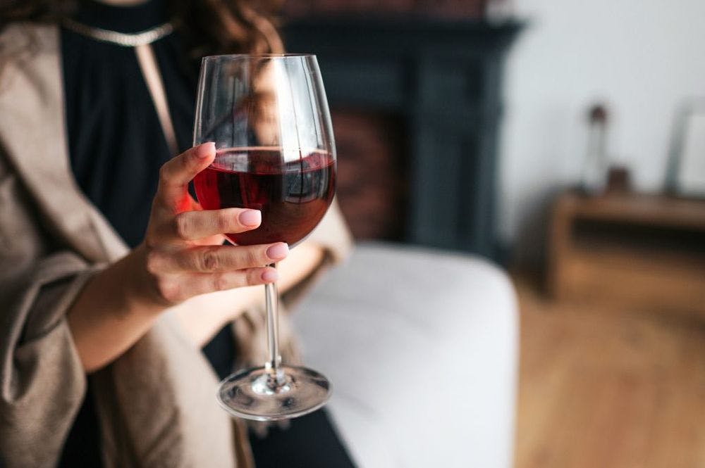 Alcohol Abuse Increasing in Women During COVID-19